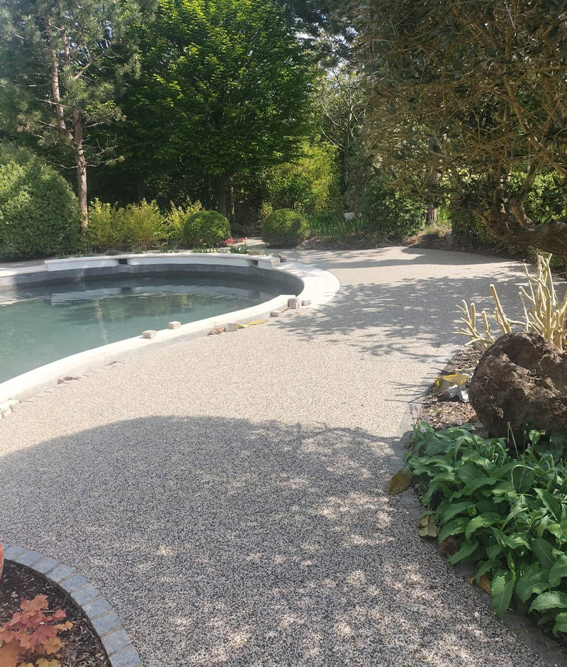 Mojave Resin-Bound Driveway