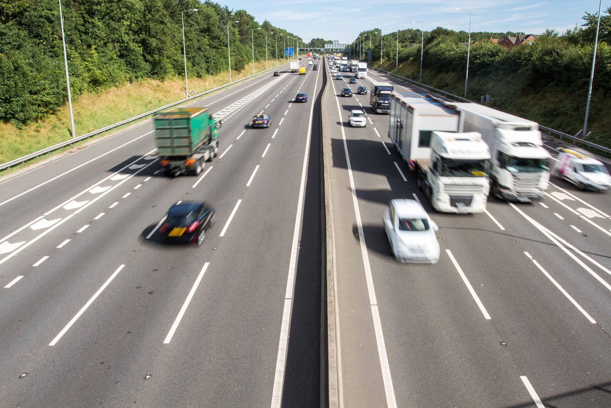low-noise road surfacing