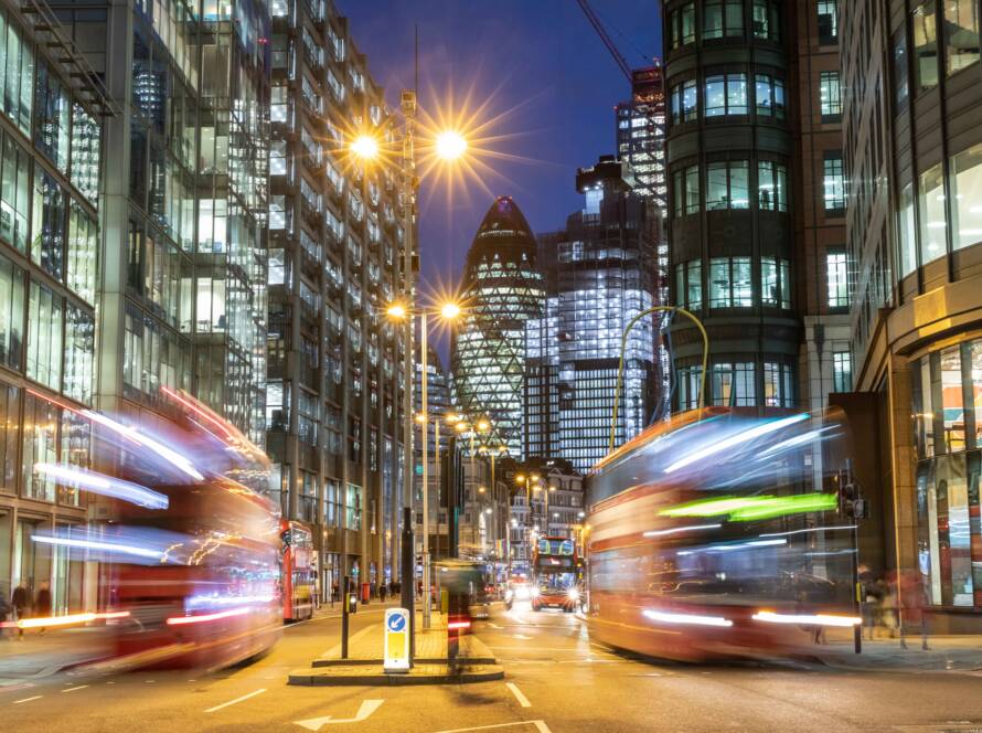 noise-reducing road surfaces
