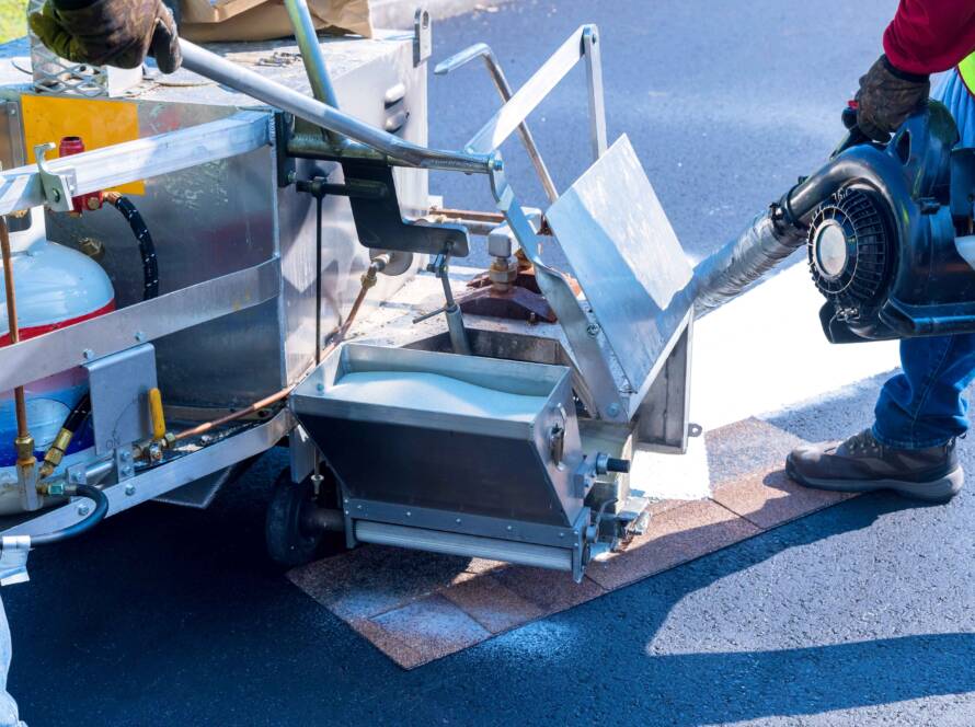 machine lay tarmac
